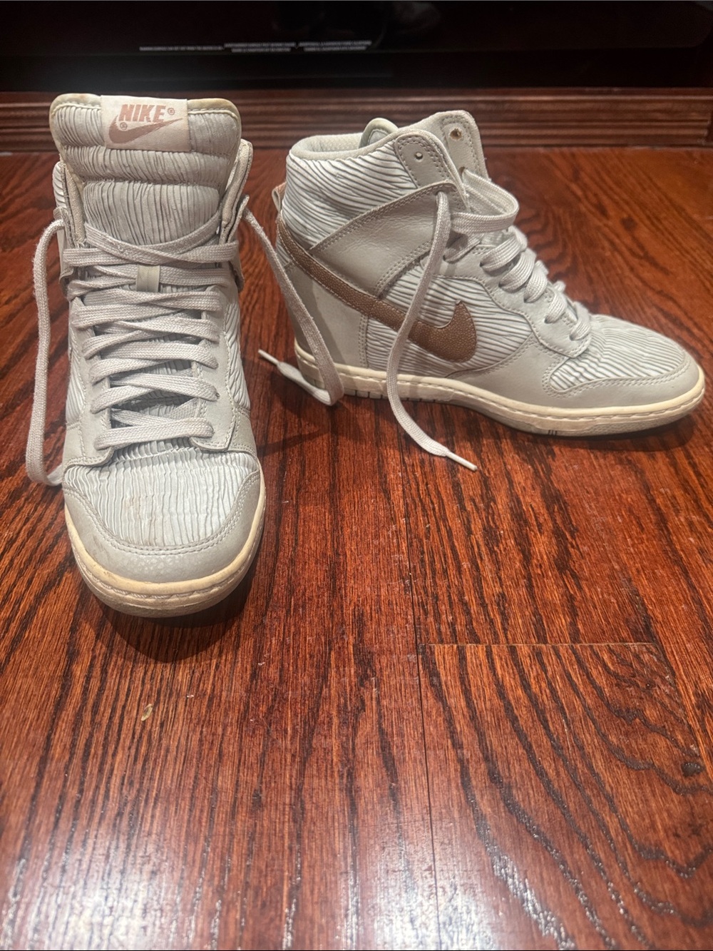 Nike High-Top Sneakers in Light beige with Brown Swoosh